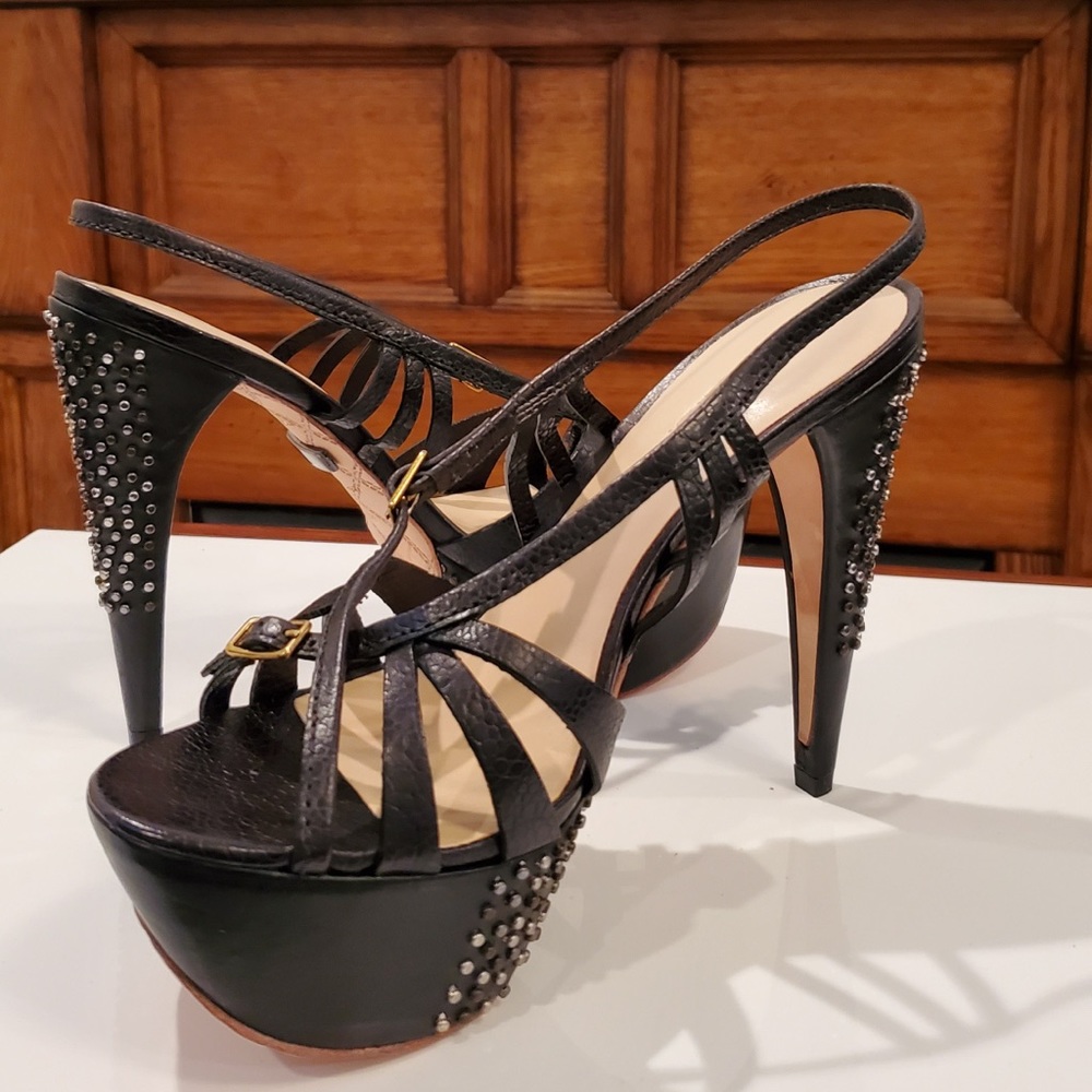 👠 New L.A.M.B. Dale Leather Stud Sandal